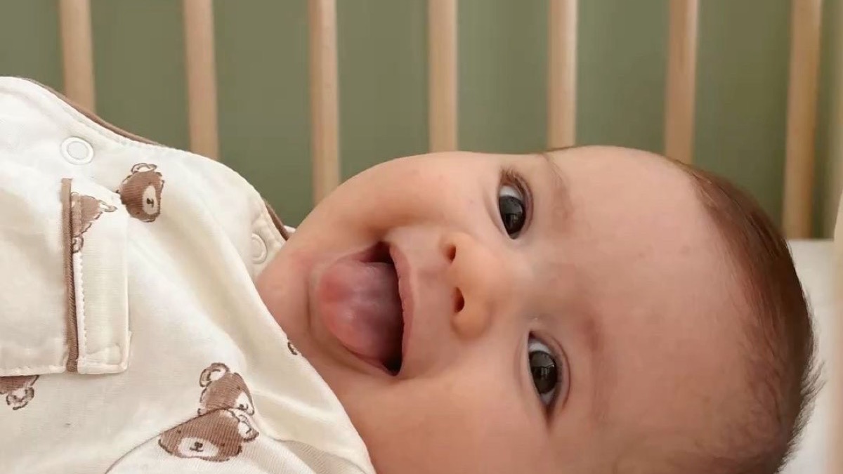 Cosas peligrosas para bebés que parecen inofensivas